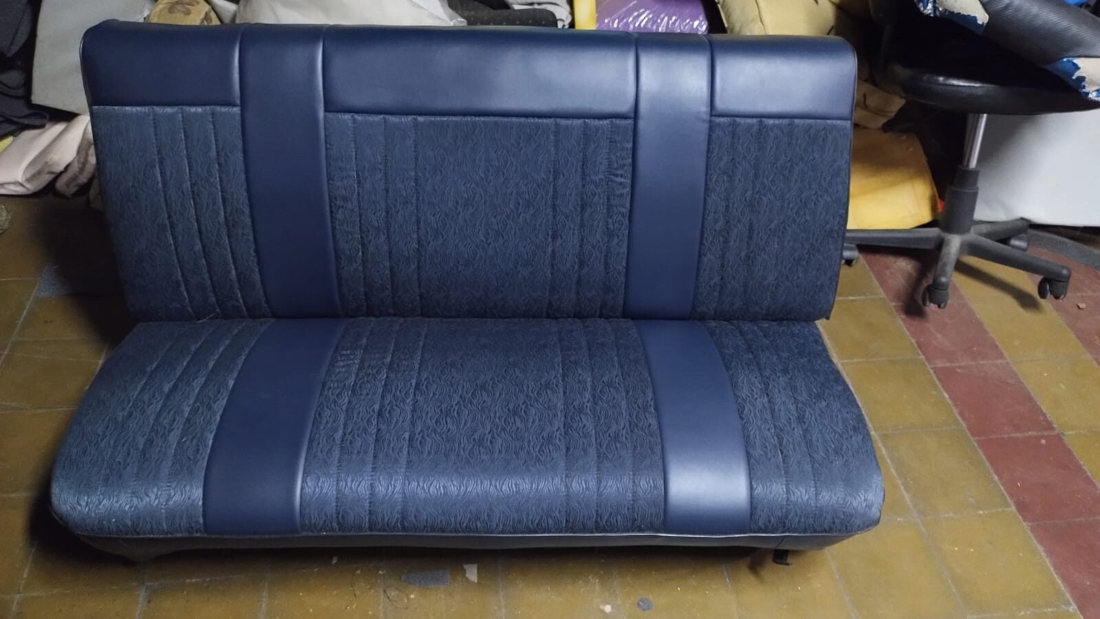 Asiento vintage con estampado azul